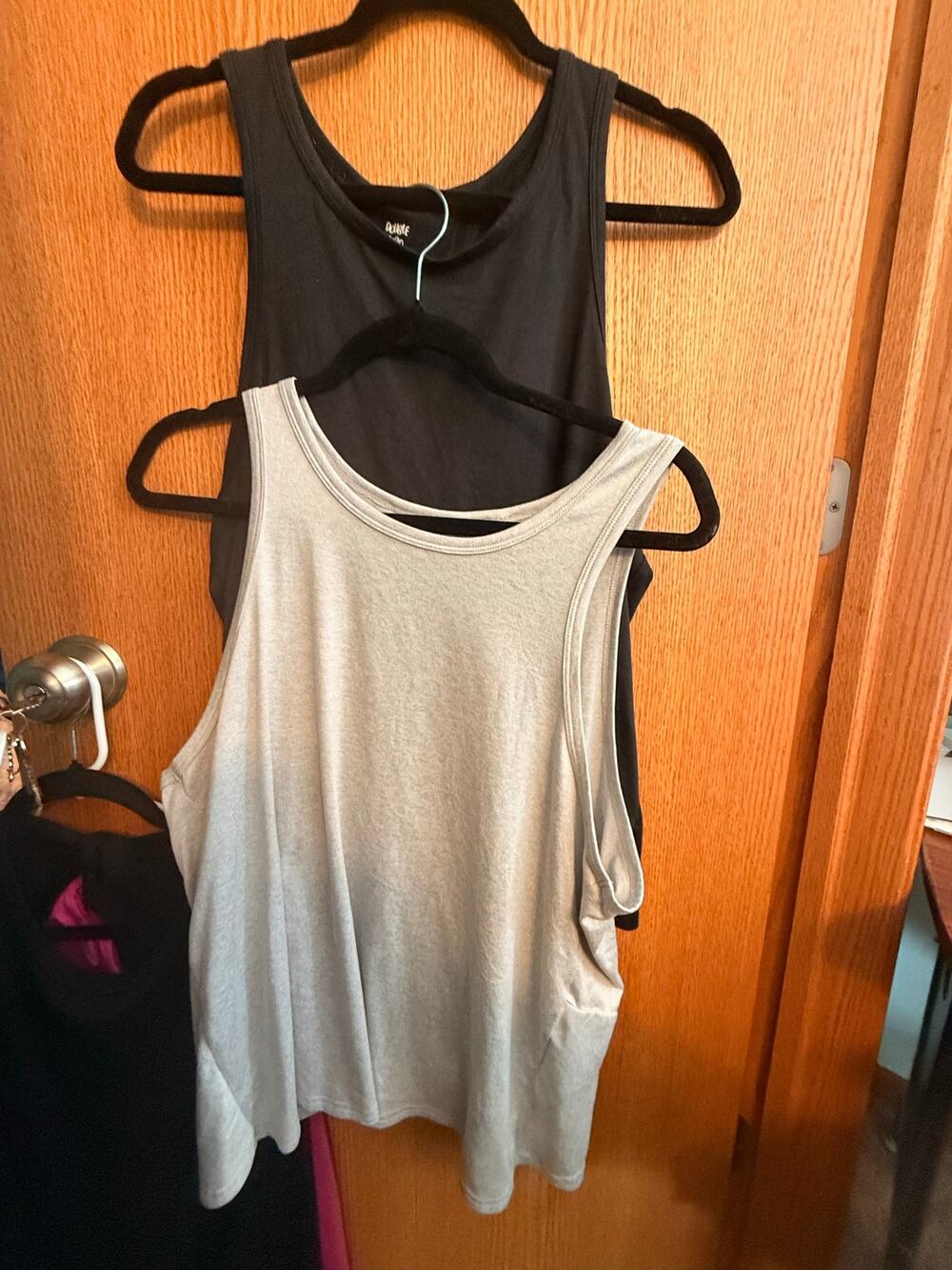 Tanks Open Back Women’s Size Large